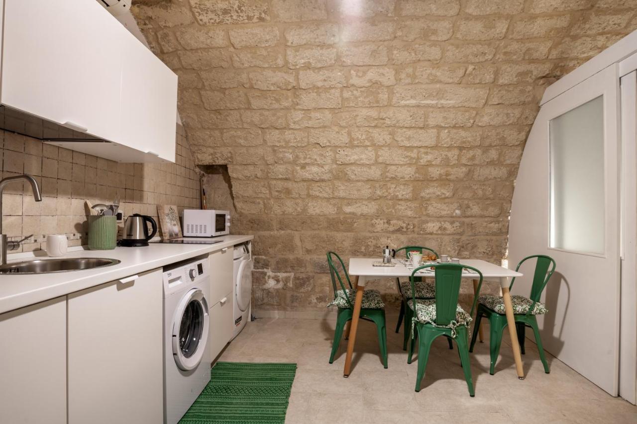 La Pergola Apt In The Heart Of Bari Exterior foto